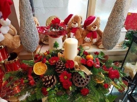 Christmas Candle Arrangement